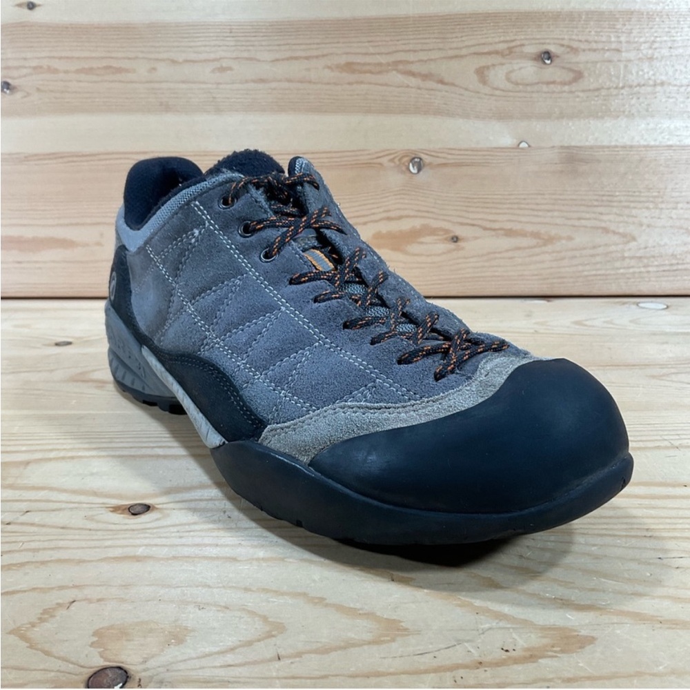 SCARPA Zen Pro Approach Climbing Hiking Shoes
Men's 8.5
Grey Black Tan Orange